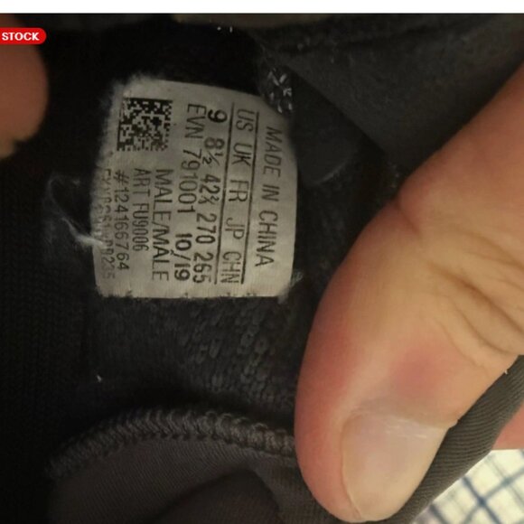 Size 9.5 - adidas Yeezy Boost 350 V2 Low Black Non-Reflective - Picture 5 of 12